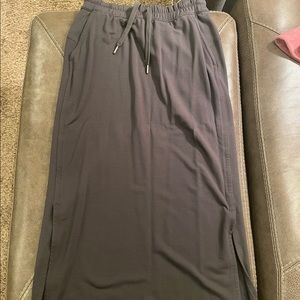 GUC Lululemon midi skirt Sz 6